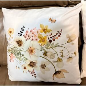 Two white throw pillows featuring a watercolor-style vintage wildflowers NEW